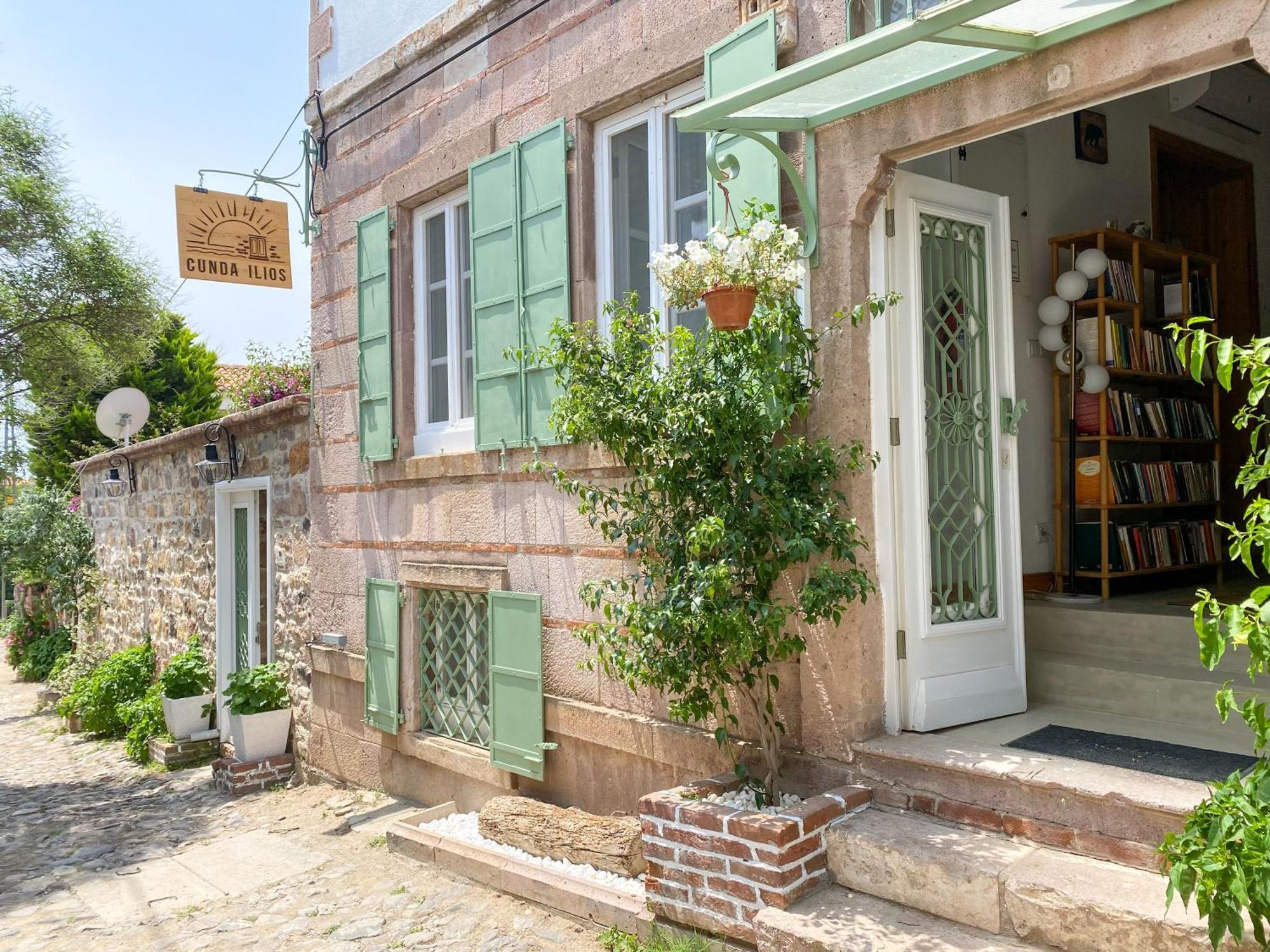 Cunda Ilios Hotel ไอวาลิค ภายนอก รูปภาพ